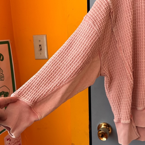 🎅 3/$15 American Eagle Pink Waffle Knit Sweater - Picture 7 of 12